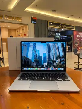 Macbook Air 13 inch ,M4 2025 - fullset