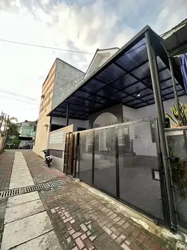 Dijual Rumah Baru Modern Siap Huni Semi Furniture Area Palagan km.6