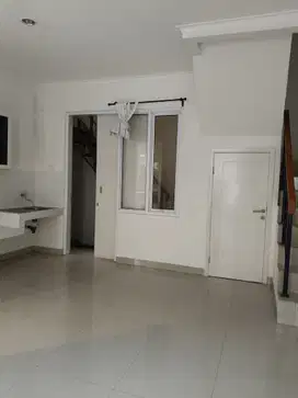 Rumah Tesla gading serpong luas 84 m dekat dengan lokasi.kuliner