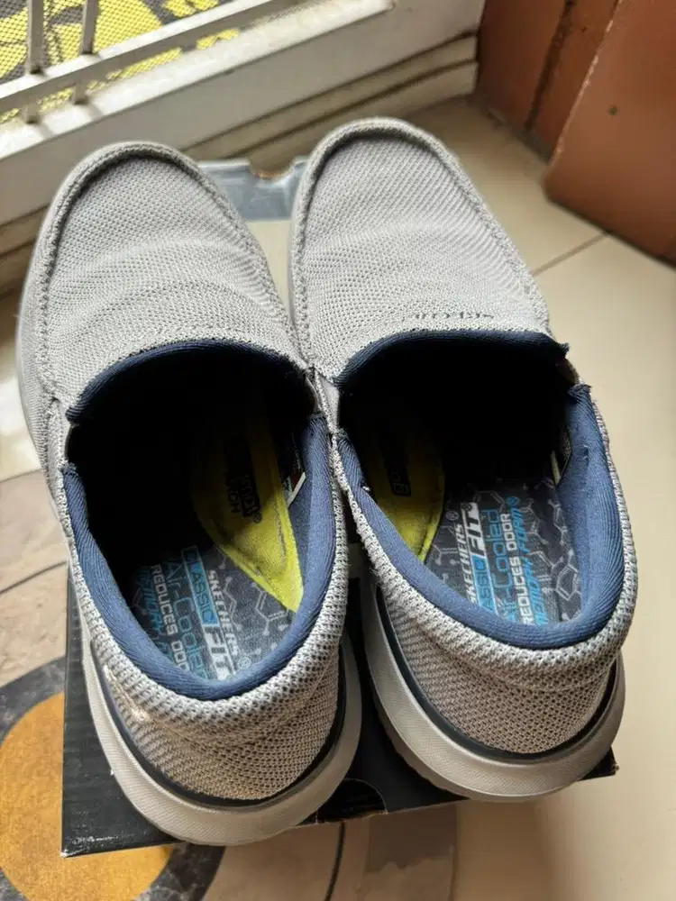 Skechers streetwear classic fit uk 41