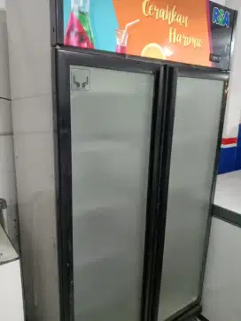 Showcase 2 pintu