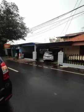 Di Jual Rumah Lt 896m², lokasi pingir jalan raya pondok bambu jaktim