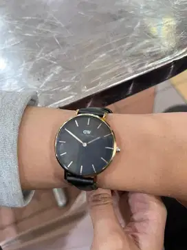 Jam tangan daniel wellington