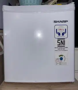 Kulkas minibar Sharp like new