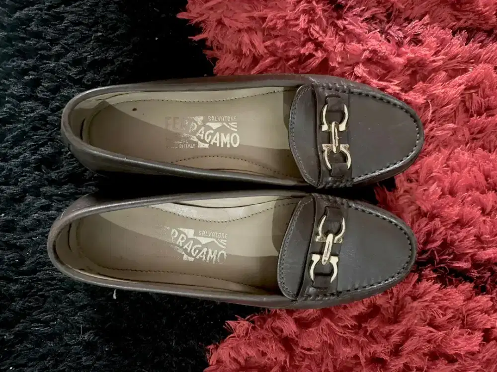 Sepatu Salvator Feragamo