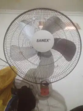 Kipas angin dinding tornado 18 inch sanex normal siap pakai nego tipis