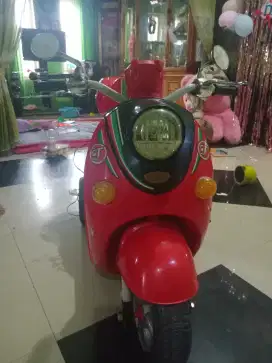 Mainan anak motor listrik