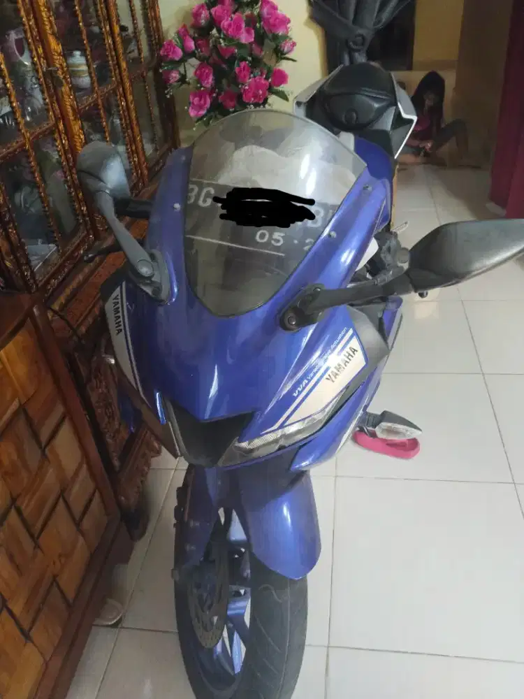 Dijual cepat motor R15 lengkap pakaian sendiri