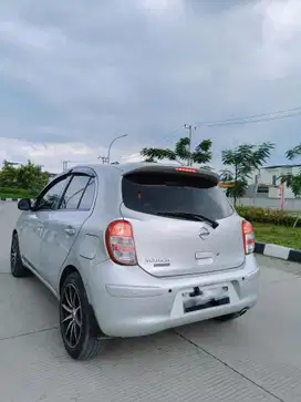 Nissan March 2011 Bensin