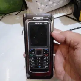 Nokia E90 layar aja buat kanibalan
