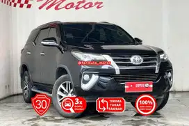 Toyota Fortuner VRZ 2.4 Matic AT 2016 hitam diesel solar DP minim