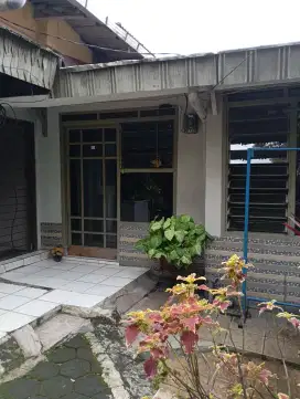 DIKONTRAKAN RUMAH PAVILIUN ASRI 2 KAMAR TAHUNAN