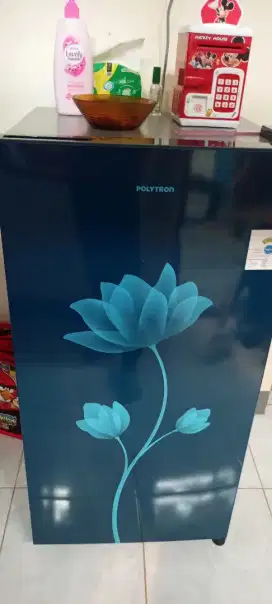 Kulkas Polytron baru pakai sebulan