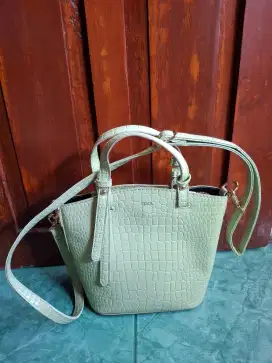 Tas slempang ori merk ceka