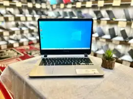 Asus a407m. Celeron n4000. ram 4gb. ssd 128gb. bergaransi.