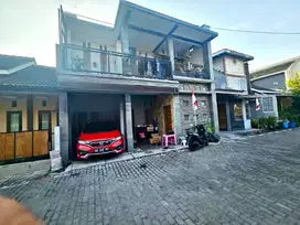 Rumah 2 Lantai Semi Furnish di Cluster Dekat Alana dan Jln Adi Sucipto