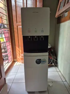 Dispenser galon bawah merk Polytron 3 kran