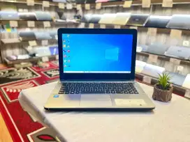 asus x441m. celeron n4000. ram 4gb. ssd 128gb. hdd 1tb. bergaransi.
