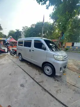 Daihatsu luxio D 1.5  Thn 2010 B dki pajak panjang an PT