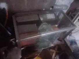 Etalase pecel ayam n lele bekas tapi masih mulus kondisi 90%