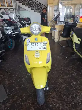 HUB IMA ~ VESPA LX 125 I GET 2024 LIKE NEW . BISA CO DI SHOPEE