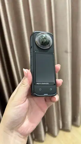 Insta 360 X4 BNOB Lengkap dengan Stick Selfie