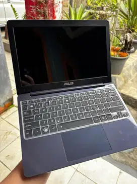Asus E203Mah Netbook
