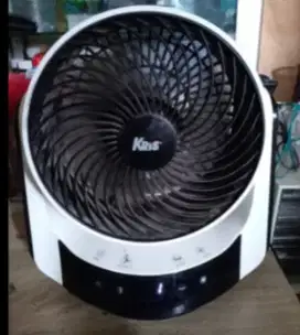 Kris Kipas Angin Meja LCD 70 Watt 9 inc