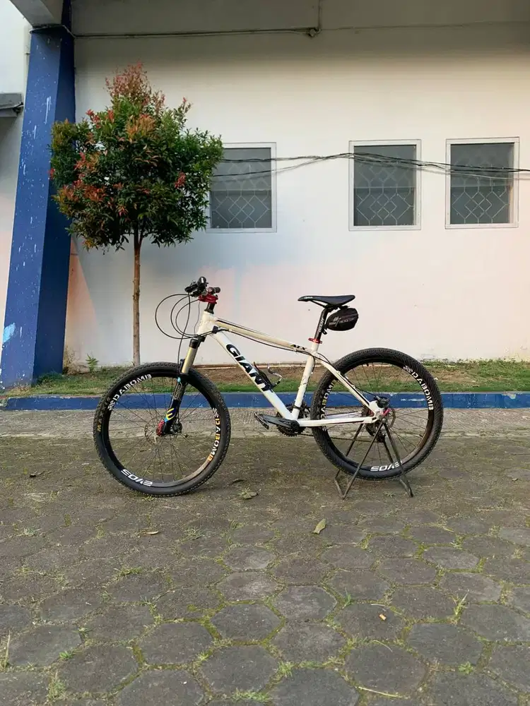 Sepeda MTB Rakitan Giant + Komponen High-End