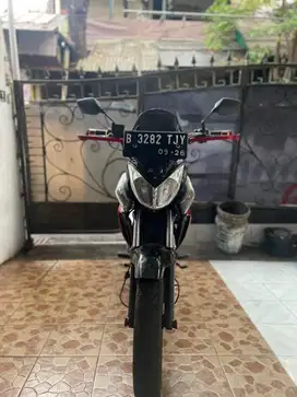 Dijual Honda CS 1 2011 Merah (Modif Touring)