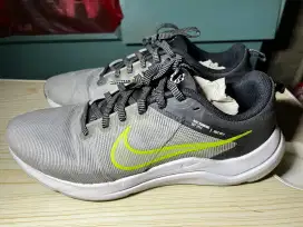 Sepatu Nike running downshifter 12