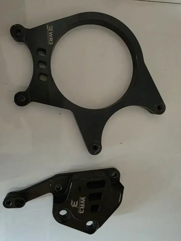 Breket kaliper honda forza