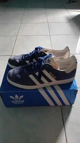 Adidas Gazelle original size 42,5 kondisi terawat harga 500 bisa nego