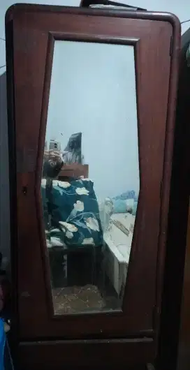 Lemari pakaian kayu jati tua kuno antik