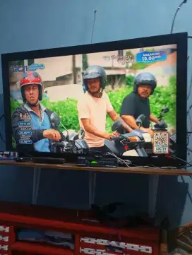 Dijual Televisi LG 42 HD 1080P masih analog