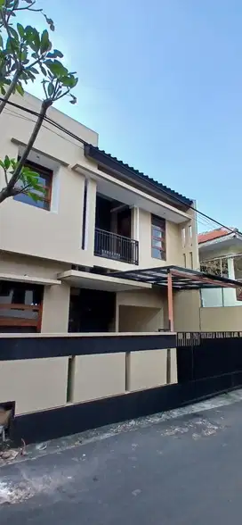 Rumah Disewakan Akses 2 Mobil Siap Huni Jakarta Selatan