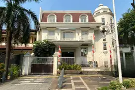 Rumah disewakan MURAH daerah Senopati, Kebayoran Baru