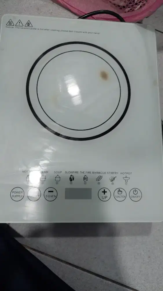 Kompor Induksi MOI-02 2200W – Cepat Panas & Hemat Listrik