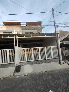 Disewakan rumah bangunan baru 2 lantai pondok Tjandra mewah