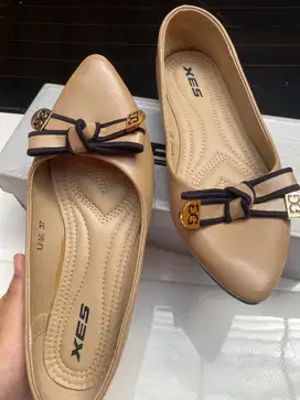 Flatshoes wanita merk XES