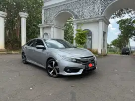Honda Civic Turbo / AT