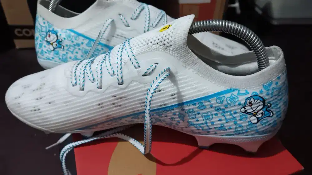 Sepatu bola Ortuseight
