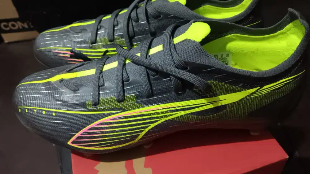 Sepatu Bola Puma Ultra 5 Match