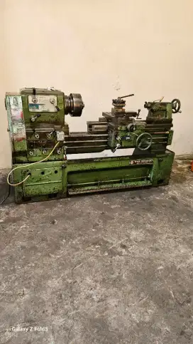 Dijual mesin bubut TAIWAN TASING