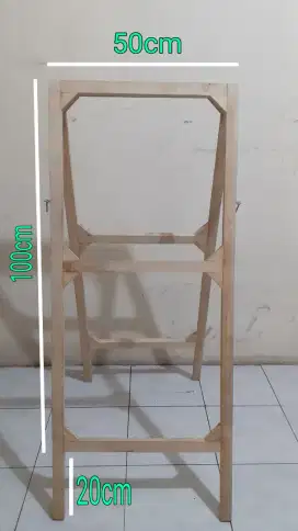 Stand banner kayu