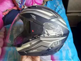 Dijual helm merk ZEUS type ZS-611 Double visor