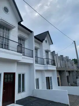 Rumah 2 lantai 2 kamar tidur