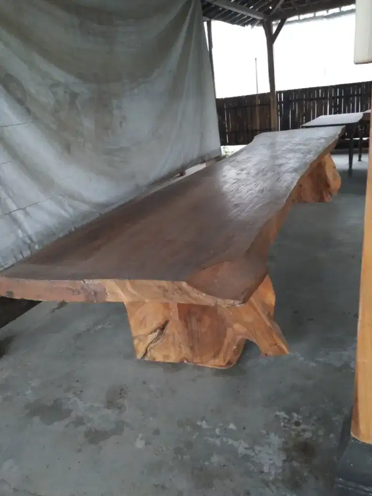 Meja Makan Kayu Trembesi