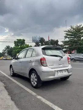 Nissan March 2011 Bensin