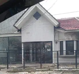 Disewakan rumah pinggir jalan  untuk usaha di galaxy bekasi selatan